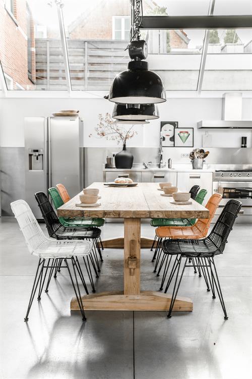 hkliving_industrial_dining_room_01